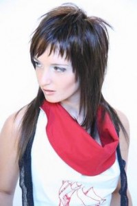 コムアイの髪型 ベリーショート とメガネがかわいい やり方と画像